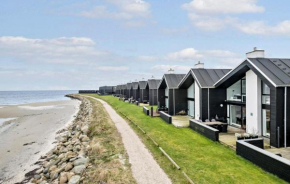 Stunning Home In Hadsund With Wifi